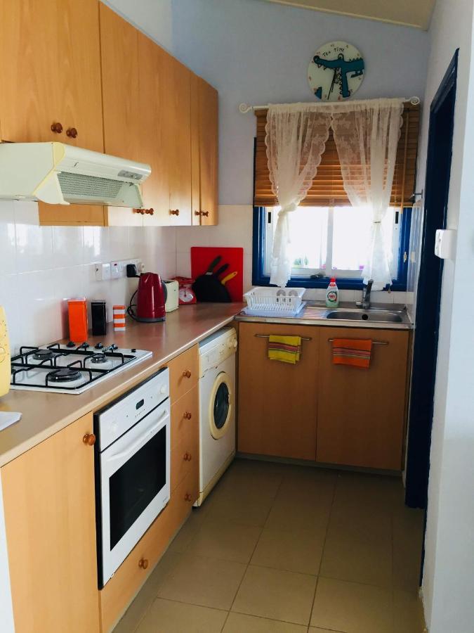Artist Cottage In Dromolaxia ラルナカ エクステリア 写真